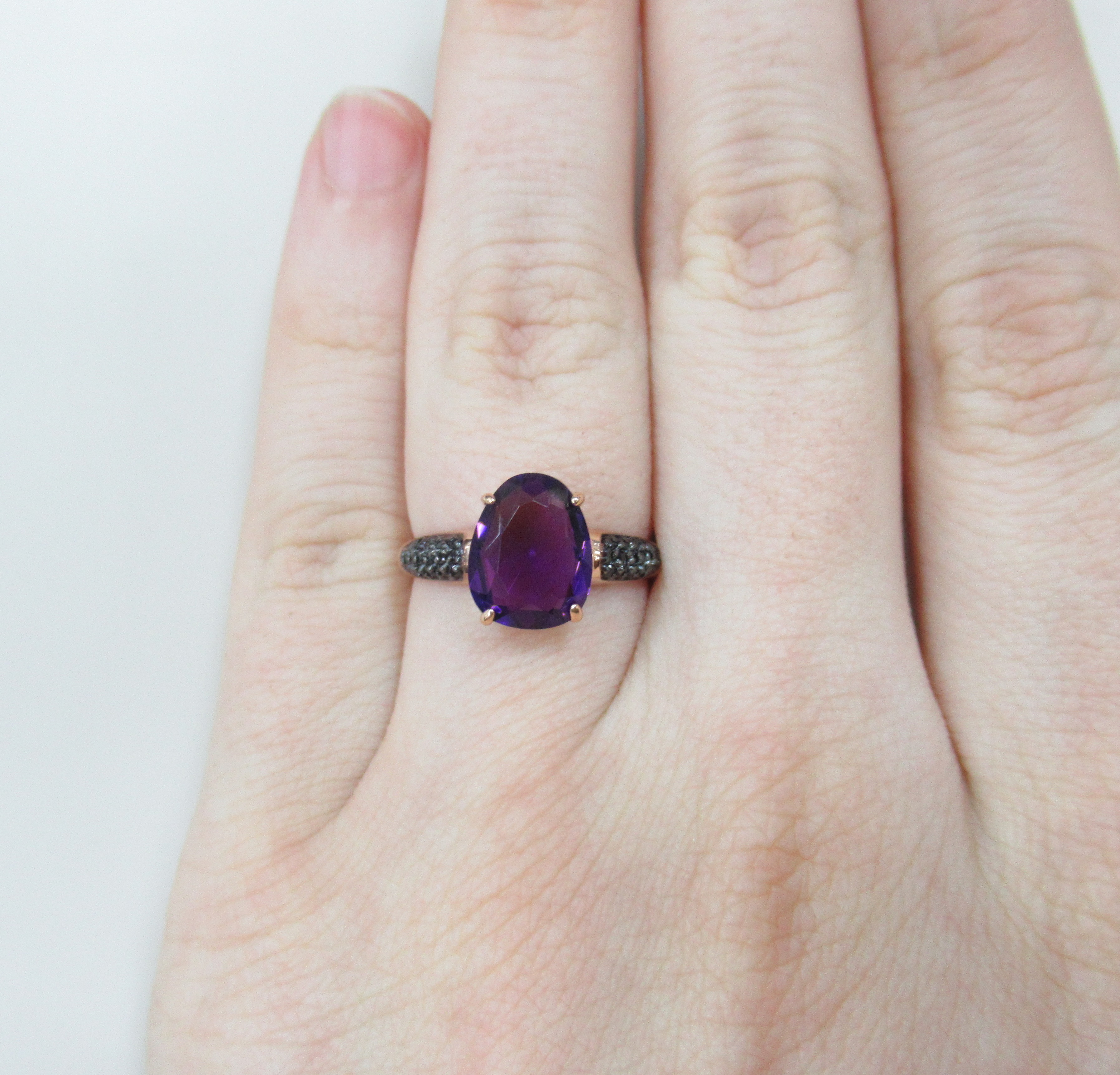 Серебряное кольцо с аметистом и шпинелью